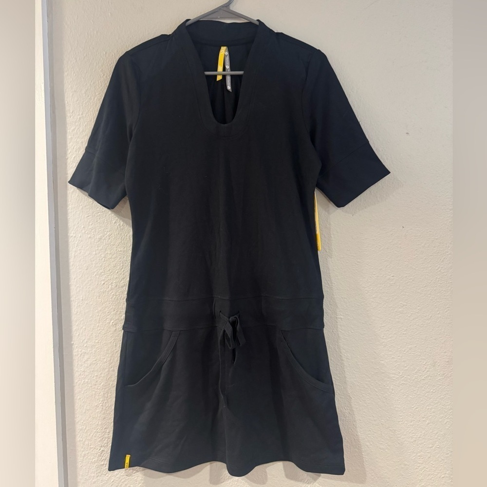 Lolë Black Short Sleeve Dress size Medium